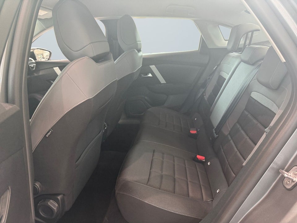 Citroën ë-C4 X 50 Plus 4d