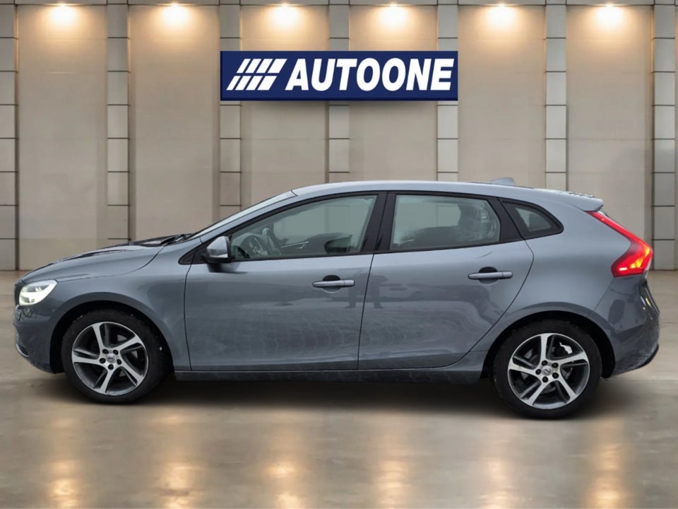 Volvo V40 2,0 D2 120 Momentum 5d