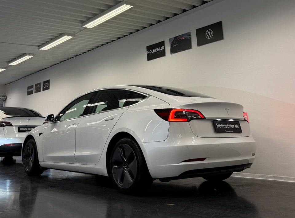 Tesla Model 3 Standard Range+ RWD 4d