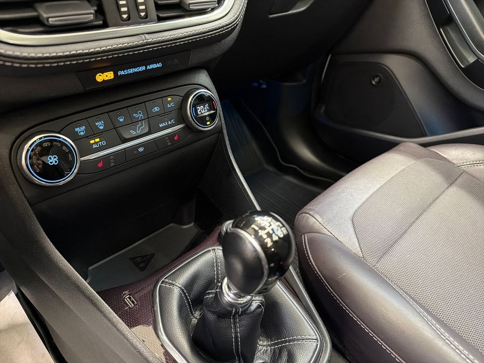 Ford Fiesta 1,0 EcoBoost Vignale 5d