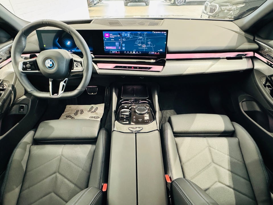 BMW i5 eDrive40 Fully Charged M-Sport 4d