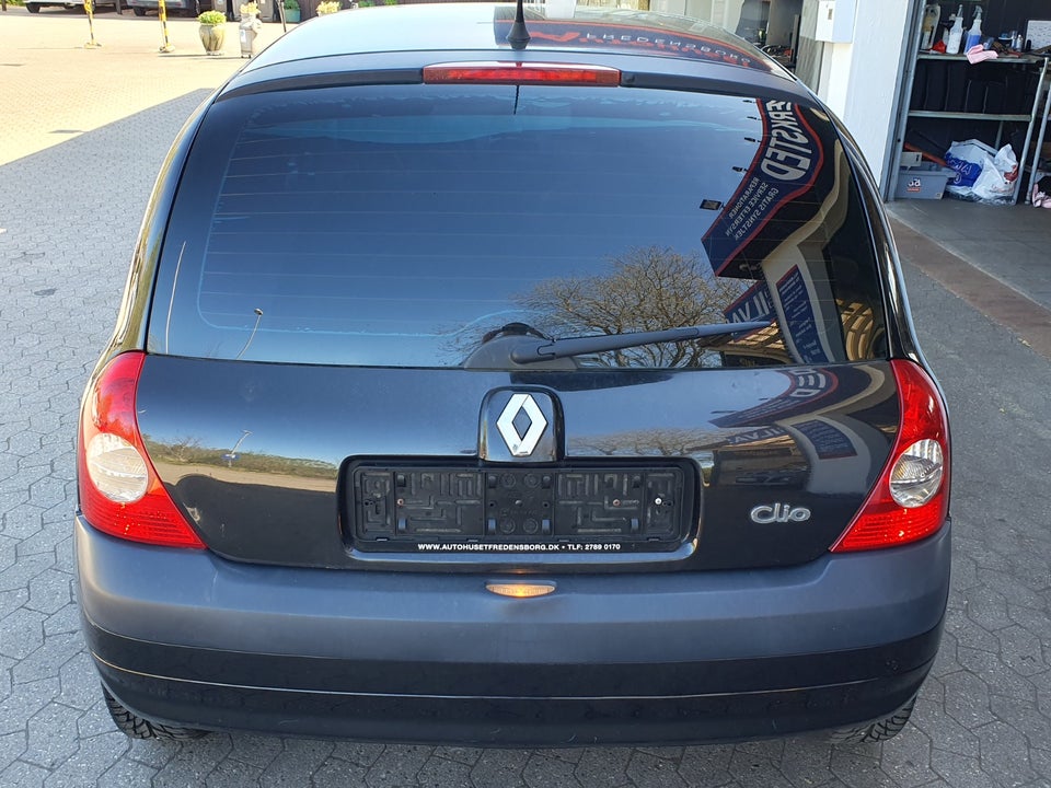 Renault Clio II 1,2 8V Authentique 5d