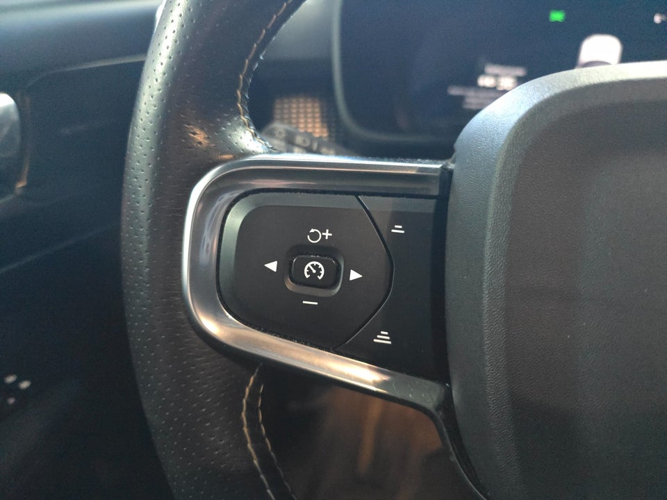 Volvo XC40 P8 ReCharge Twin R-Design 5d