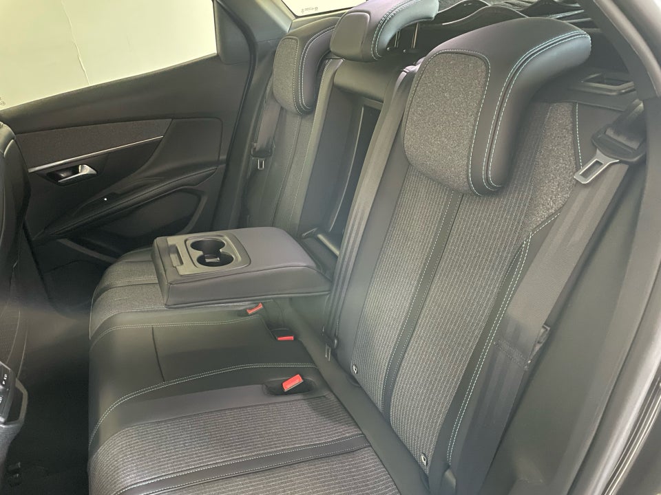 Peugeot 3008 1,6 Hybrid Allure Pack EAT8 5d