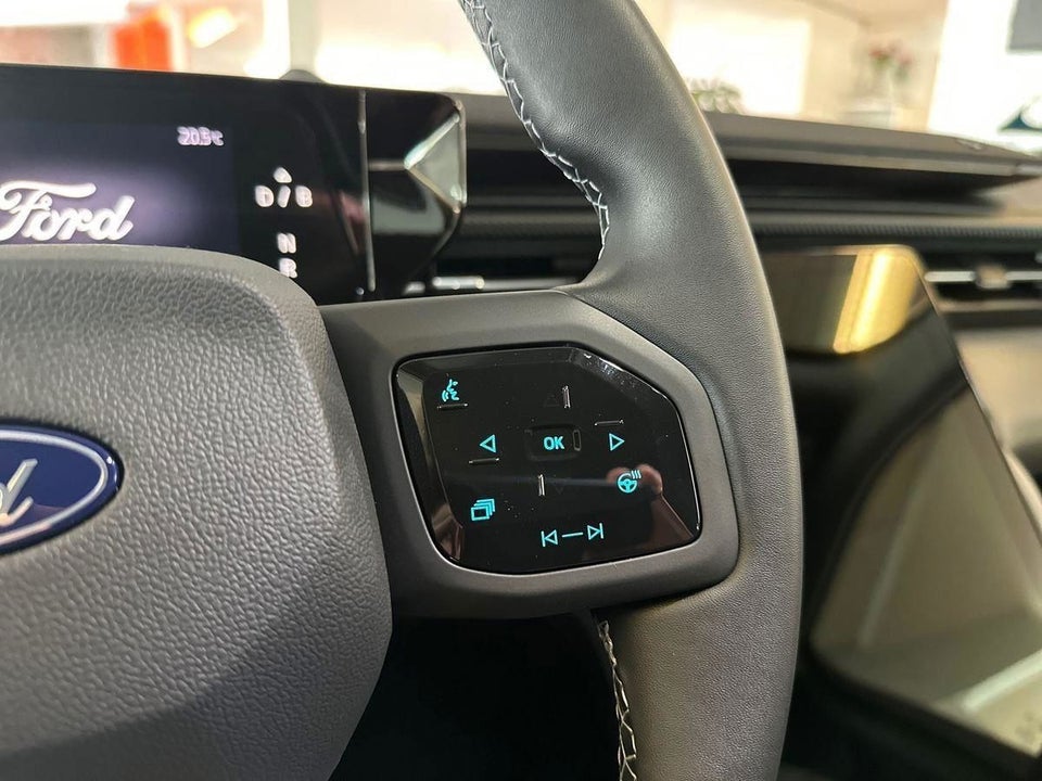 Ford Explorer 82 Premium Extended Range 5d