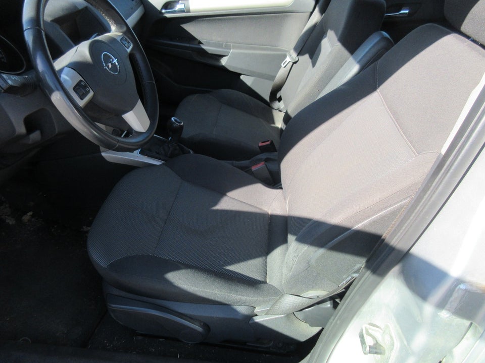 Opel Astra 1,9 CDTi 120 Cosmo Wagon 5d