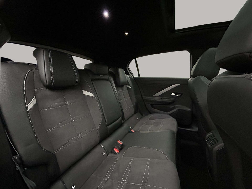 Opel Astra-e 54 Ultimate 5d