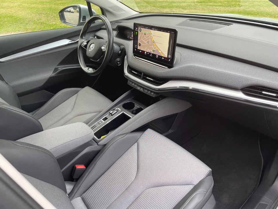 Skoda Enyaq 60 iV Plus 5d