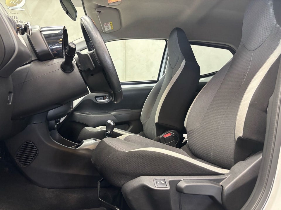 Toyota Aygo 1,0 VVT-i x-press x-shift 5d