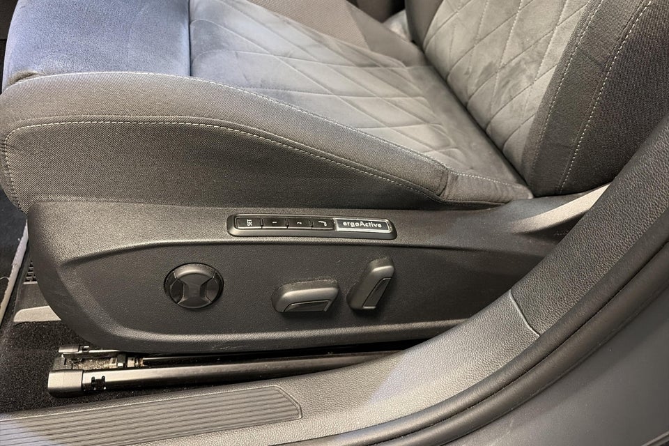 VW Golf VIII 1,5 eTSi 150 Style Variant DSG 5d