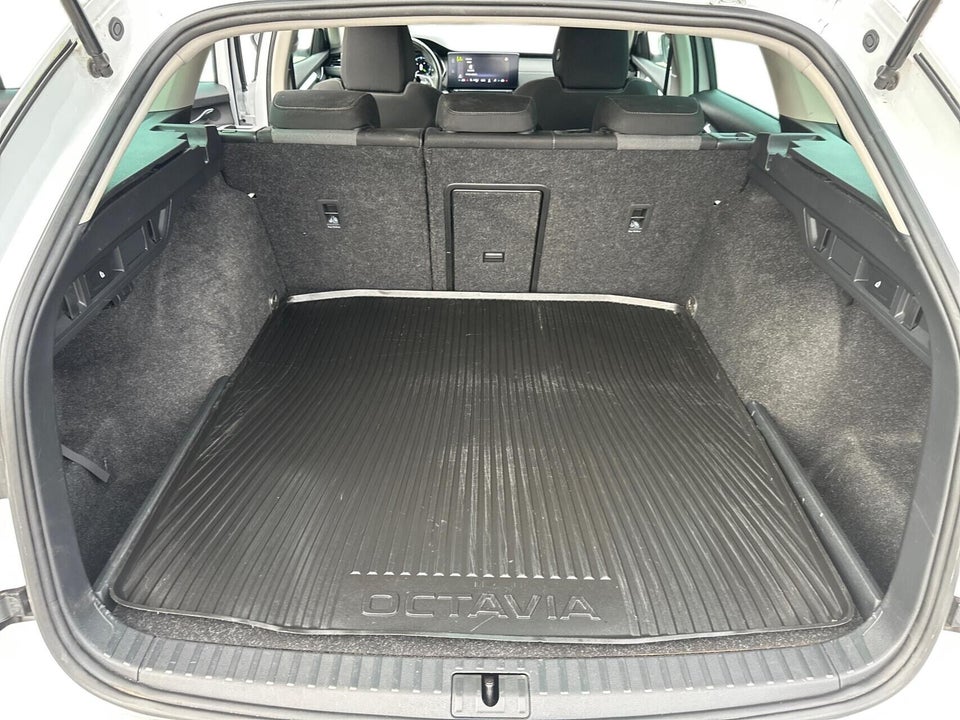 Skoda Octavia 1,4 TSi iV Plus Combi DSG 5d