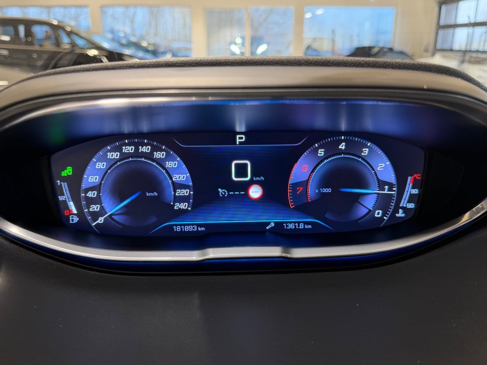 Peugeot 3008 1,2 e-THP 130 Allure EAT6 5d