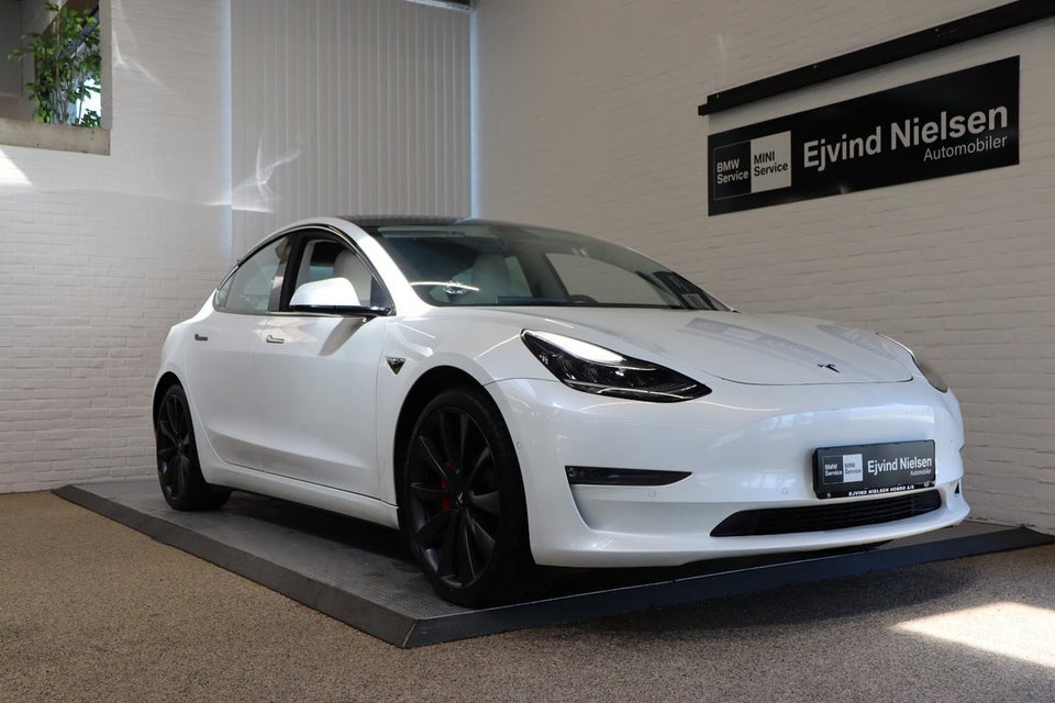 Tesla Model 3 Performance AWD 4d