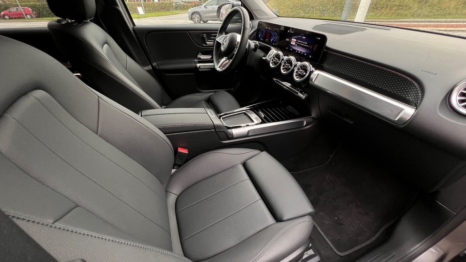 Mercedes EQB300 Progressive Advance 4Matic 5d