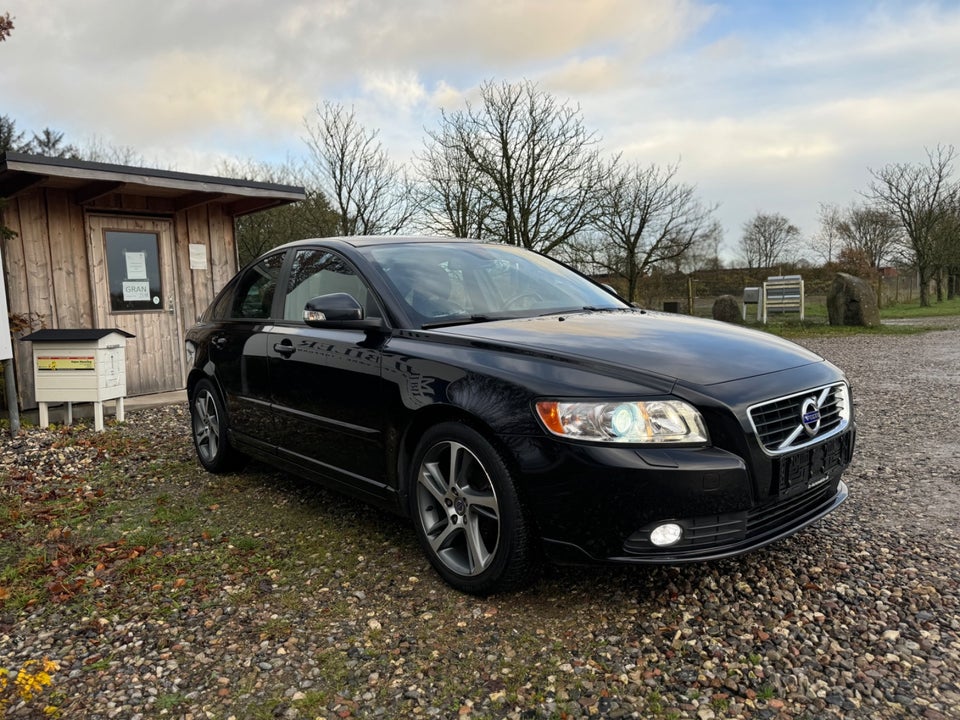 Volvo S40 1,6 D2 115 Momentum 5d