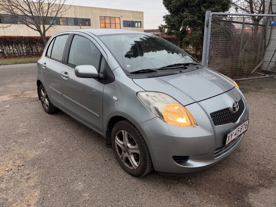 Toyota Yaris 1,3 Luna 5d