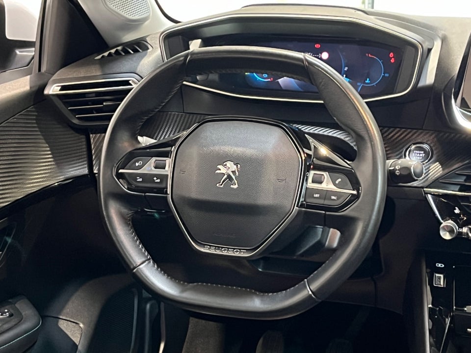 Peugeot 208 1,2 PureTech 100 Allure Sky 5d