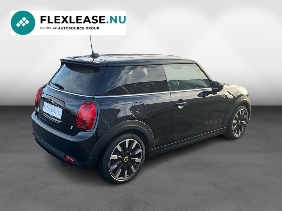 MINI Cooper SE Essential 3d