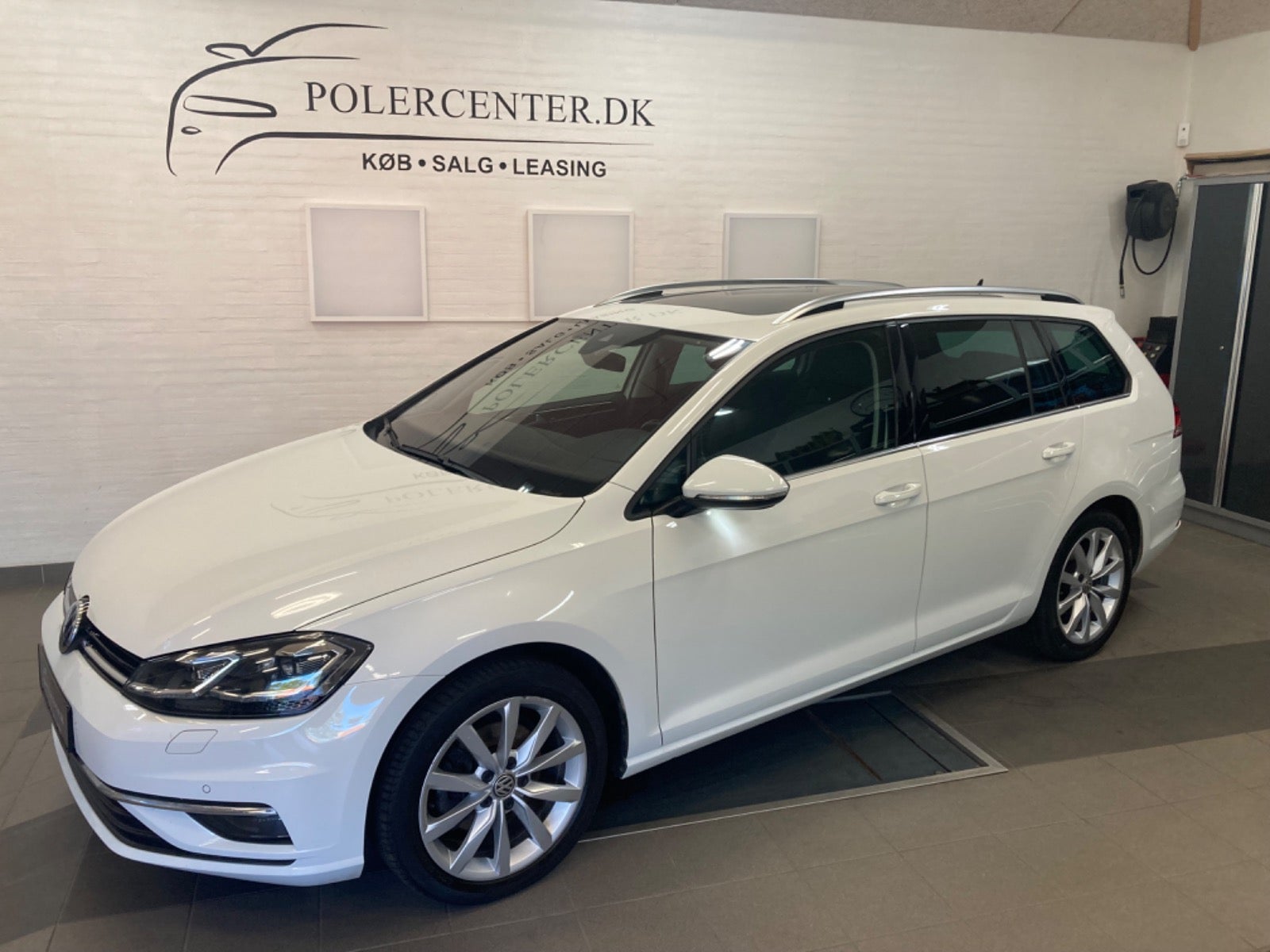 VW Golf VII 2,0 TDi 150 Highline Variant DSG 5d