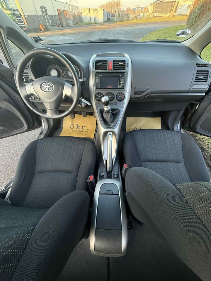 Toyota Auris 1,4 D-4D TX 5d