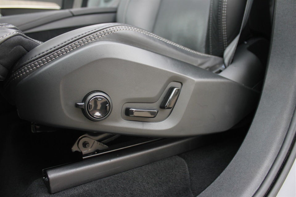 Volvo XC90 2,0 T8 ReCharge Ultimate Bright aut. AWD 7prs 5d