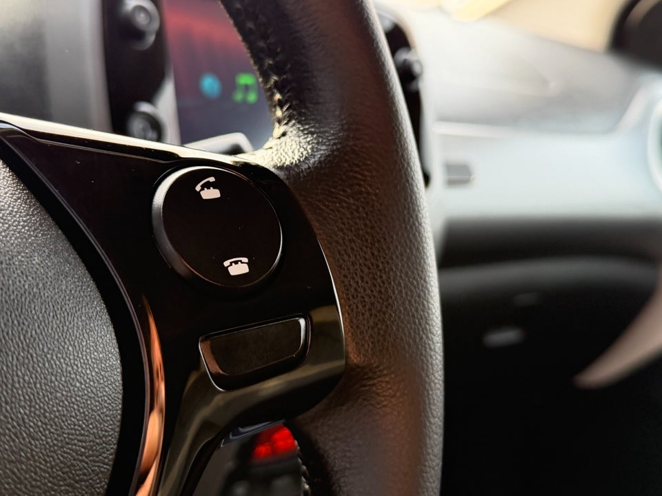 Toyota Aygo 1,0 VVT-i x-press 5d