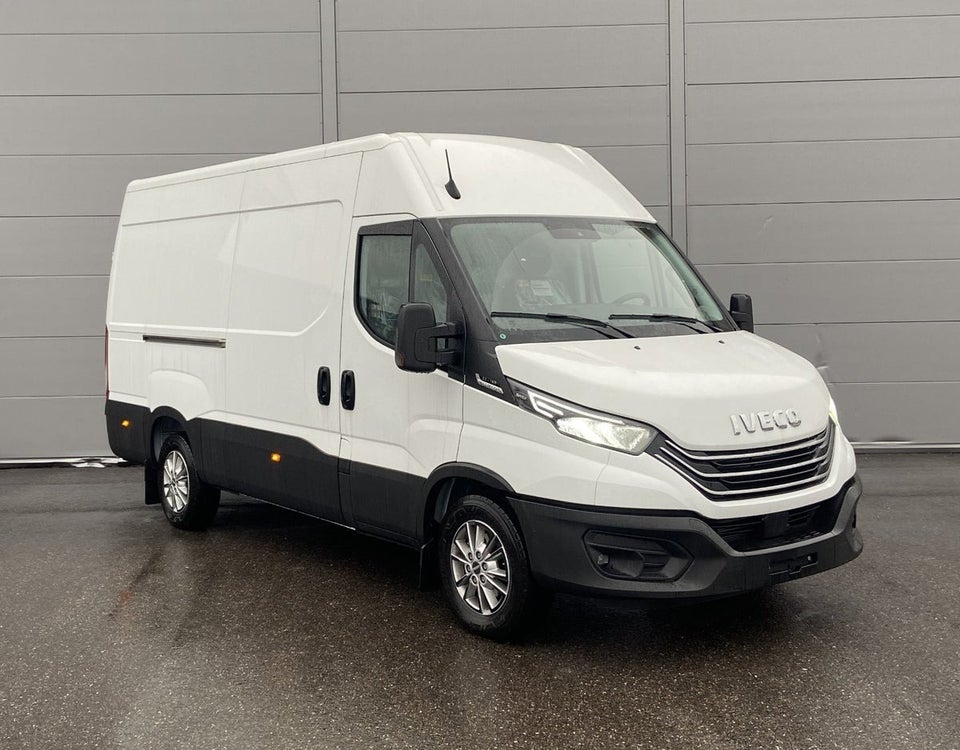 Iveco Daily 2,3 35S16 12m³ Van AG8