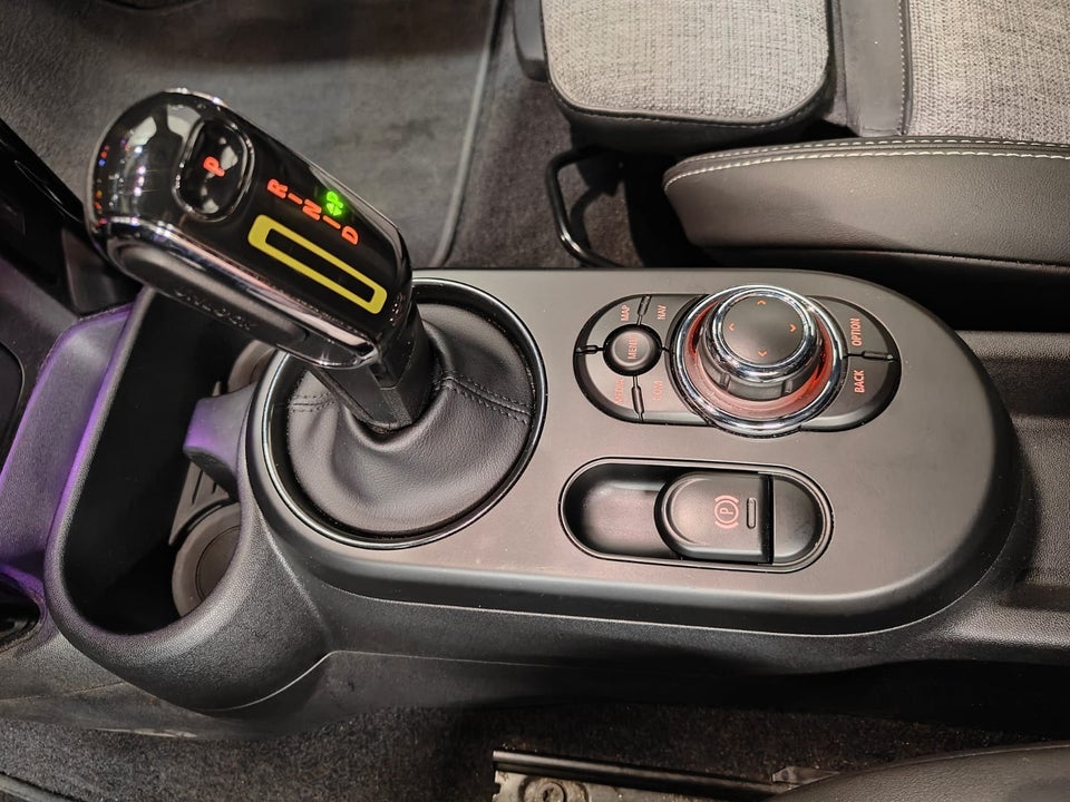 MINI Cooper SE Essential 3d