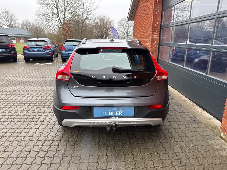 Volvo V40 CC 1,6 D2 115 Kinetic aut. 5d