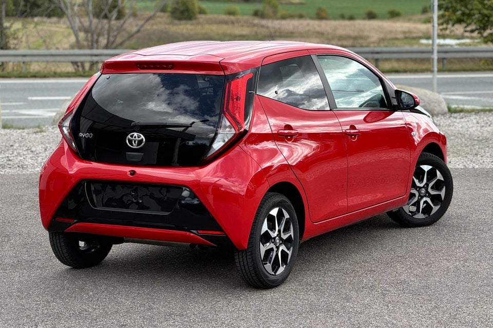 Toyota Aygo 1,0 VVT-i x-press 5d