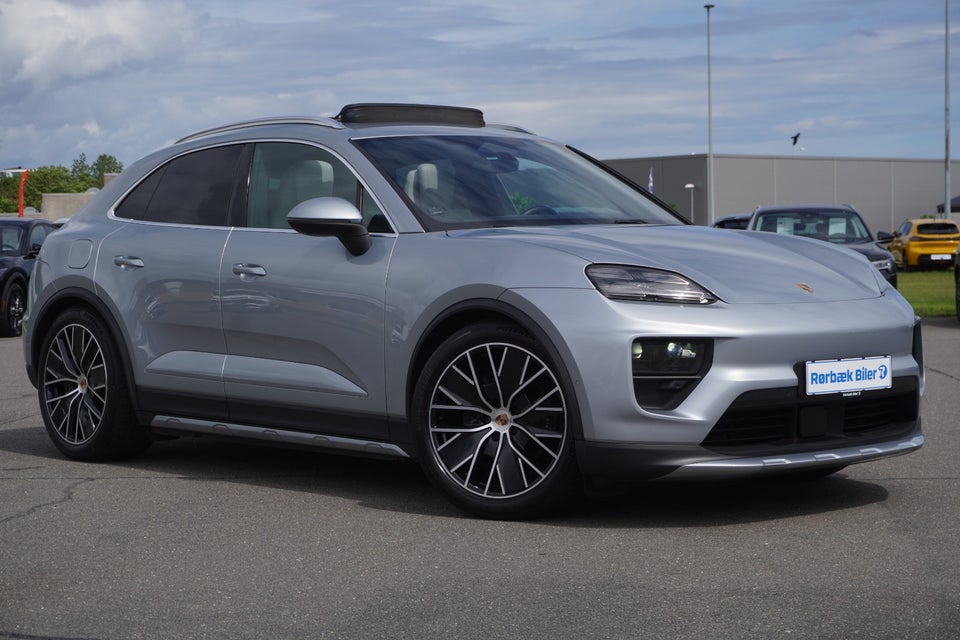 Porsche Macan 4 5d