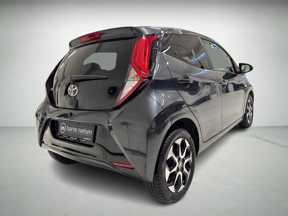 Toyota Aygo 1,0 VVT-i x-press 5d