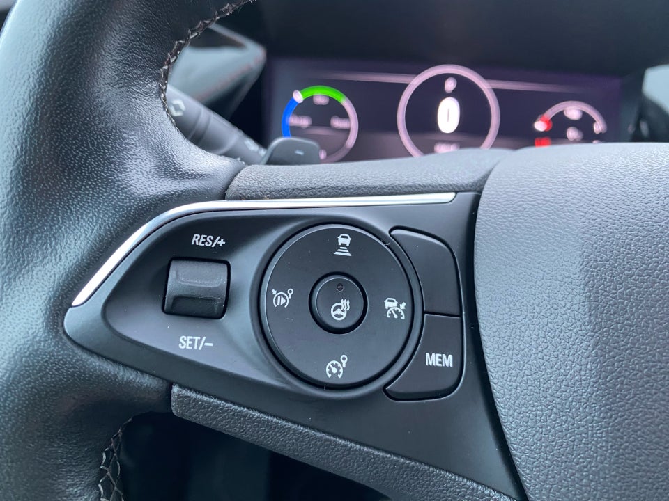 Opel Grandland 1,6 Hybrid Ultimate aut. 5d