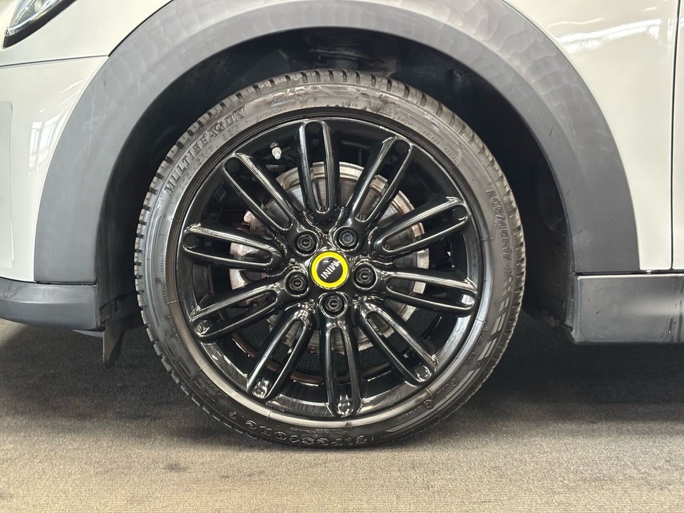 MINI Cooper SE Maximise 3d