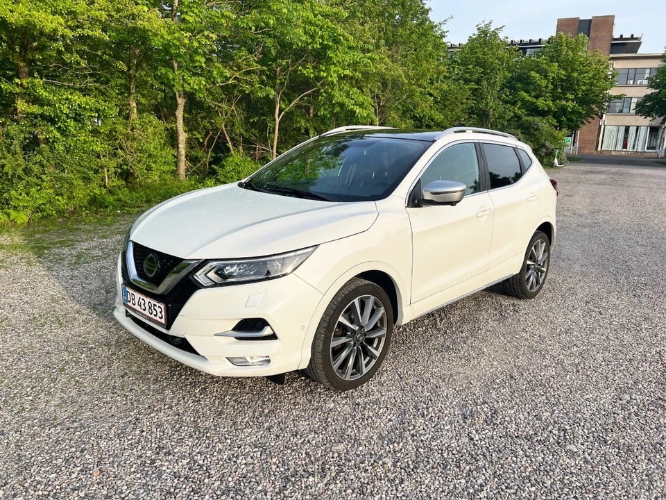Nissan Qashqai 1,3 Dig-T 140 Tekna+ 5d