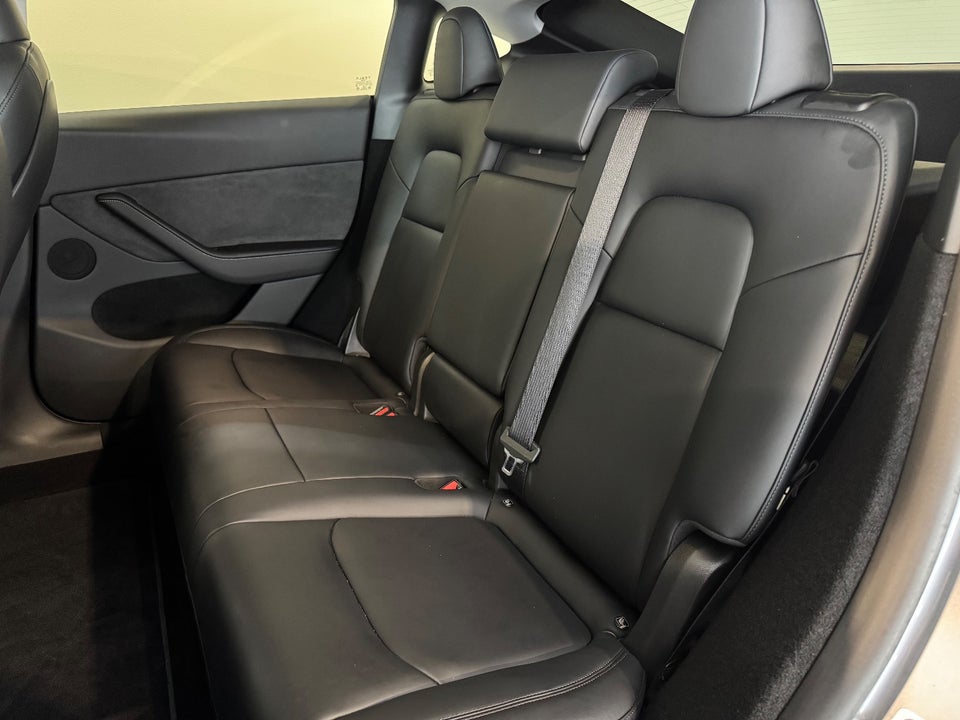 Tesla Model Y Long Range RWD 5d