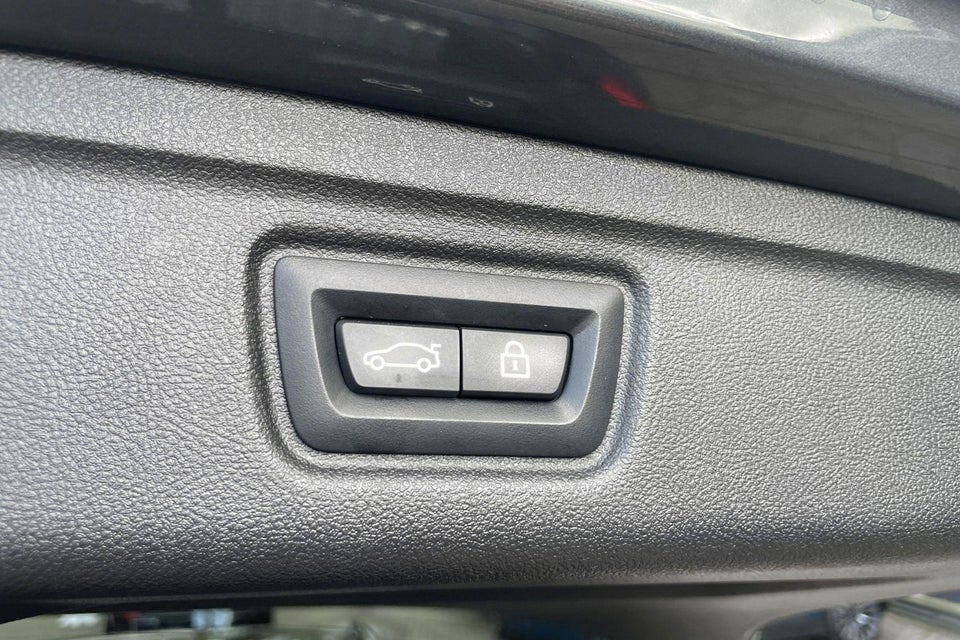 BMW 330i 2,0 Touring Sport Line aut. 5d