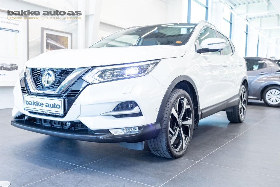 Nissan Qashqai 1,3 Dig-T 160 Tekna 5d
