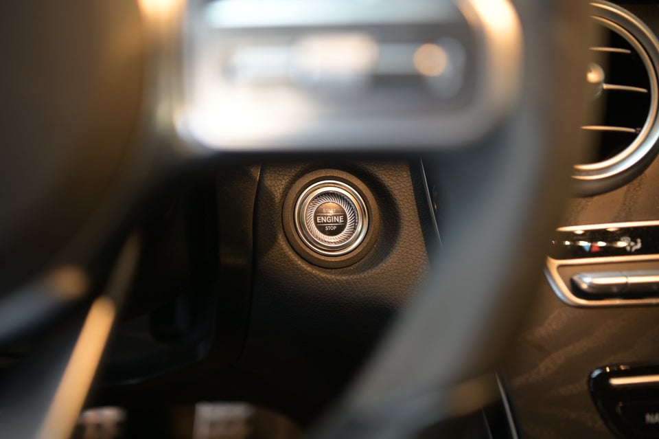 Mercedes C220 d 2,0 AMG Line Night Edition stc. aut. 5d