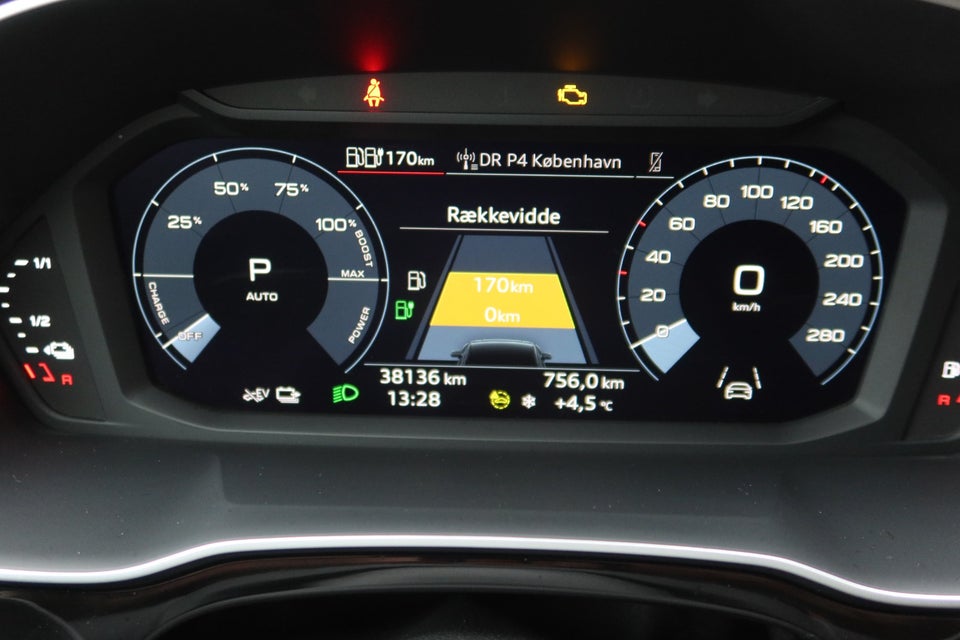 Audi Q3 45 TFSi e Attitude plus S-tr. 5d