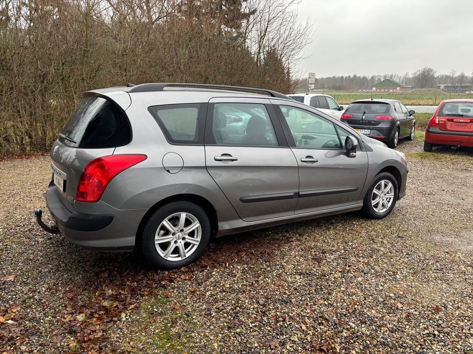 Peugeot 308 1,6 HDi 90 Comfort+ stc. 5d