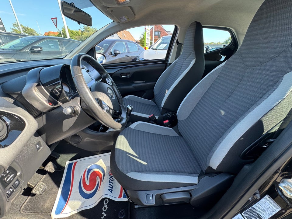 Toyota Aygo 1,0 VVT-i x-play 5d