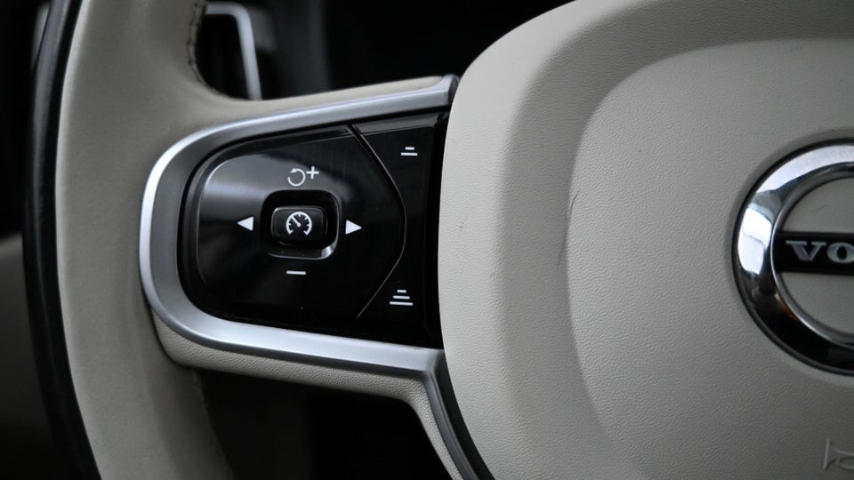 Volvo XC60 2,0 T8 ReCharge Inscription aut. AWD 5d