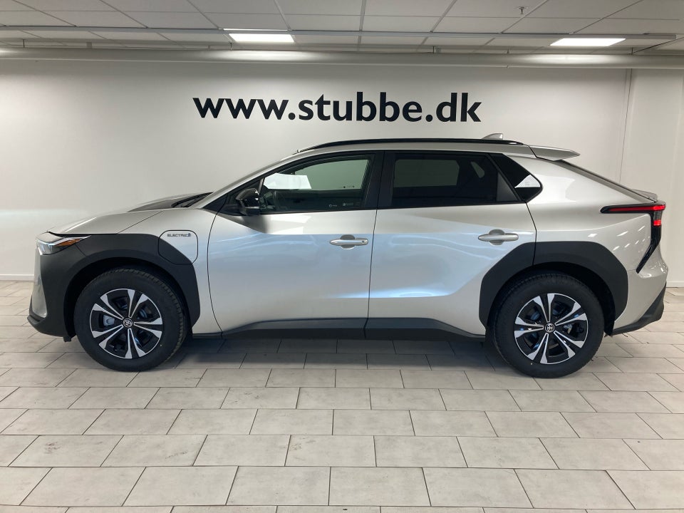 Toyota bZ4X Active 5d