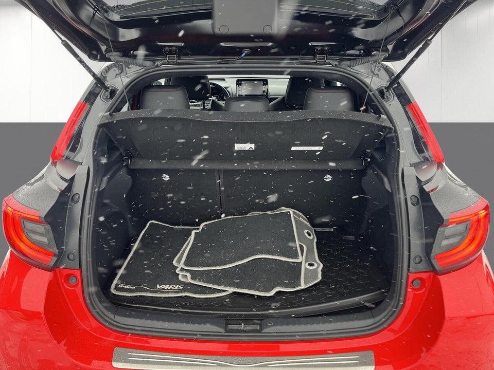 Toyota Yaris 1,5 Hybrid H3 Premier Edition e-CVT 5d