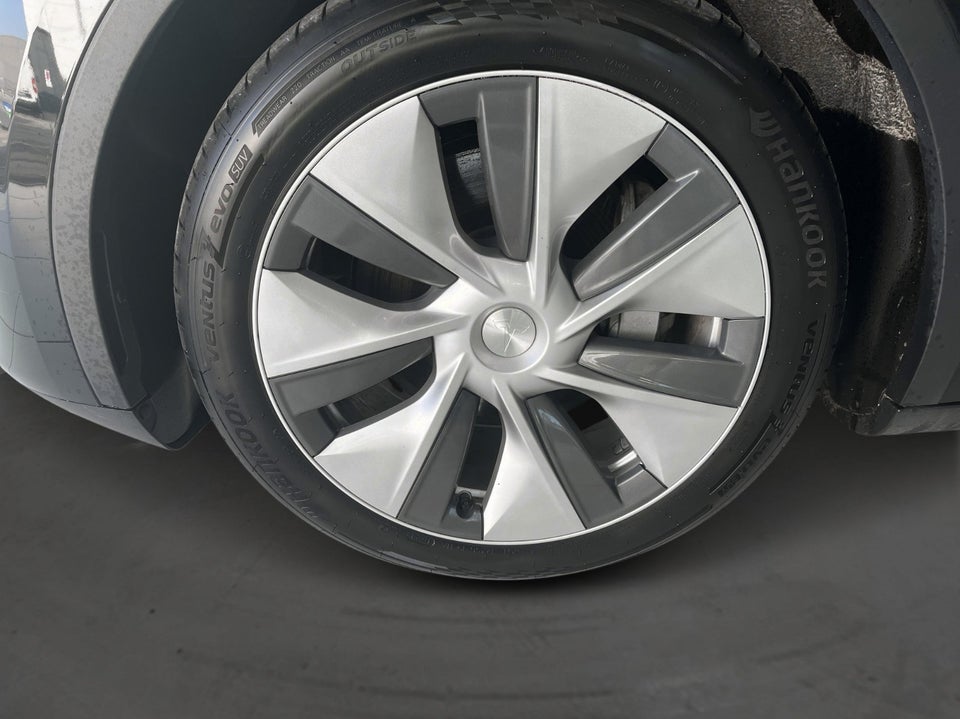 Tesla Model Y RWD 5d