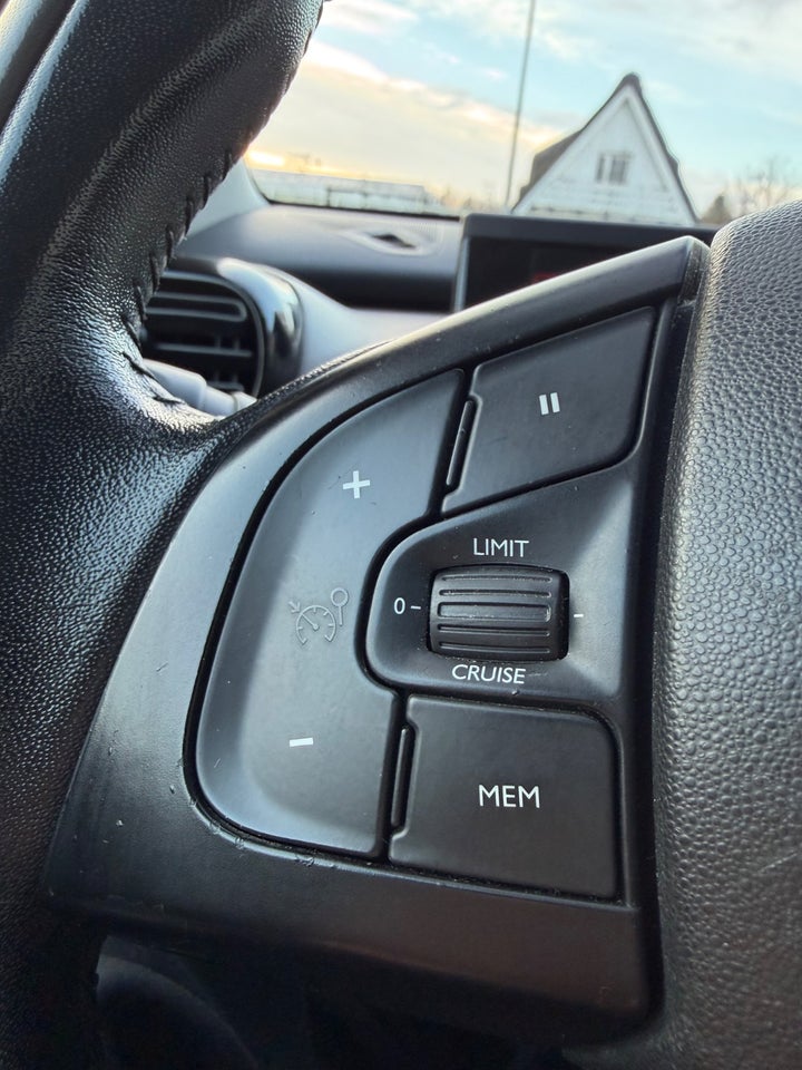 Citroën C4 Cactus 1,2 PureTech 82 Feel Complet 5d