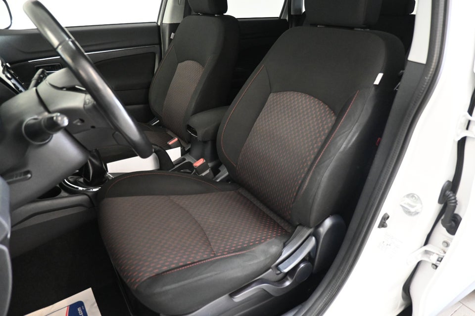 Mitsubishi ASX 1,6 Invite 5d