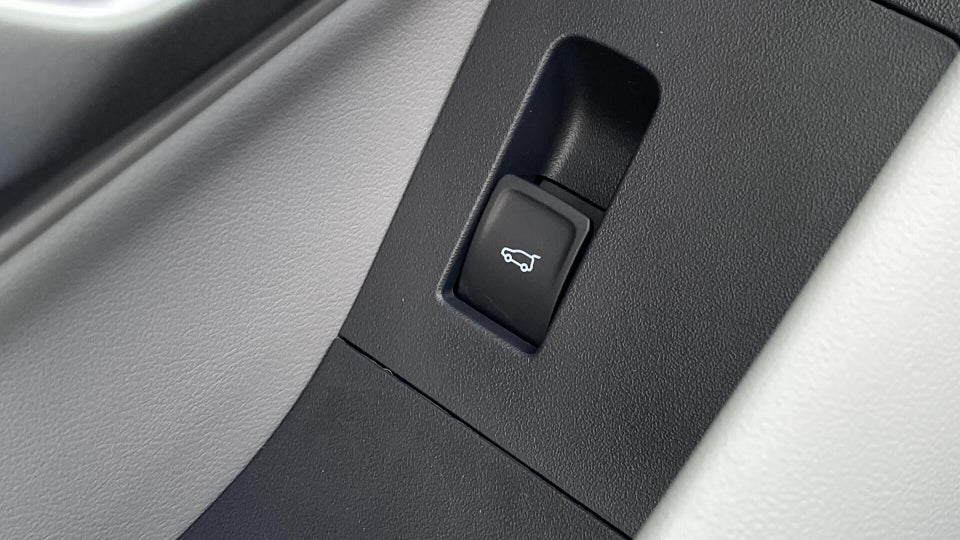 Ford Capri 82 Select Extended Range 5d