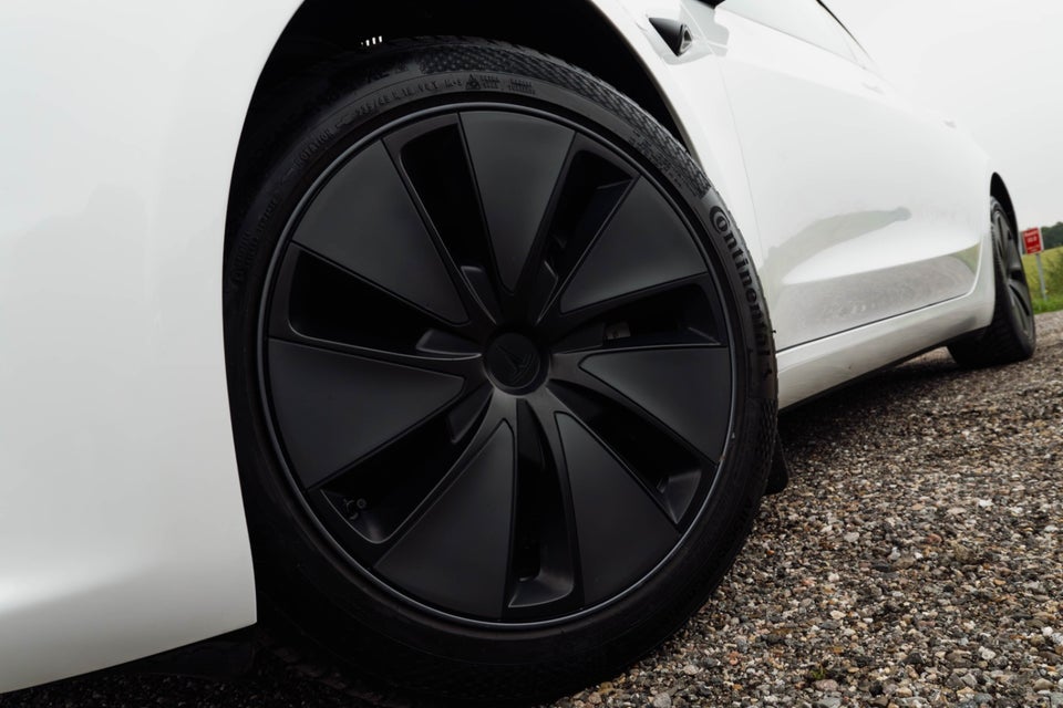 Tesla Model 3 RWD 4d